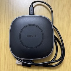 （取引完了）ワイヤレス充電機　AUKEY 急速充電対応　中古品