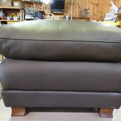 【高級家具】KELVIN　GIORMANI　総本革張りオットマン　スツール【期間限定値下げ中】の画像