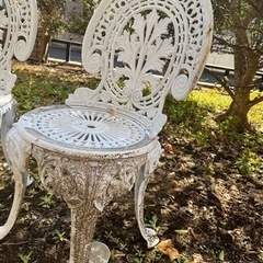 ガーデニング用椅子（机もあり）の画像