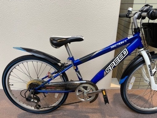 子供用自転車 22インチ ジュニアマウンテンバイク シマノ 6段変速ギア カゴ 鍵 ライト 泥除け チェーンカバー付き シティサイクル キッズバイク こども用 男の子