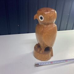 木彫りのフクロウの置物 アンティークの画像