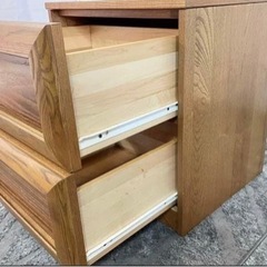引き出し付きサイドテーブルの画像