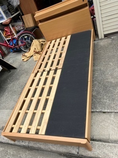 引き出し付きベッド