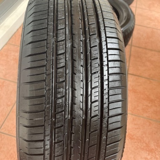 値下げしました♪新品同様美品❗️2022年製 215/60r-17