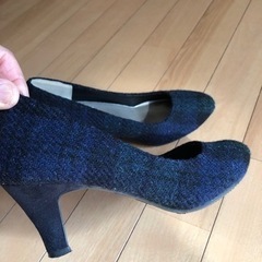 値下げハリスツイードのパンプスの画像