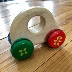ボイラ　木の車　赤ちゃんオモチャの画像