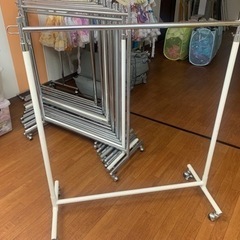 問い合わせ多数のため受付停止中★1本1000円★業務用ハンガーラック