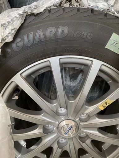 スタッドレスタイヤホイール付き195/65R15