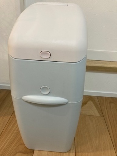 アップリカ　おむつ消臭　ゴミ箱