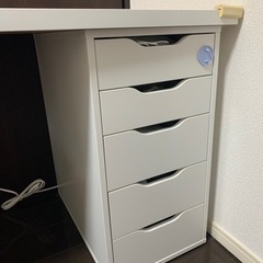 IKEA パソコン机　引き出し付　お譲り先決まりましたの画像