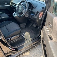 審査なしの自社ローンの車屋！ブラックの方もOK マツダプレマシー　平成20年式　走行7万キロ　車検2年付　ナビ　テレビ　音楽録音機能の画像