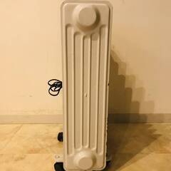 QB9274 ドウシシャ Pieria オイルラジエターヒーター REO-2 油入式 可変式 暖房器具 中古 リサイクルの画像