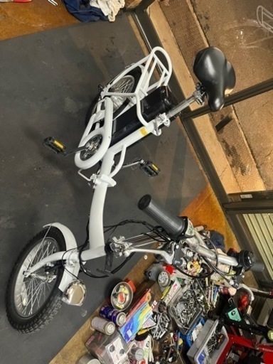 売れました！ 激安 折り畳み 電動自転車 グリップまわすと走ります。 充電器付き