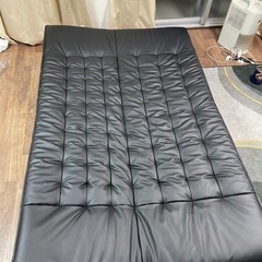 レザーソファベッドの画像