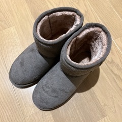 美品ムートン調ブーツSサイズ