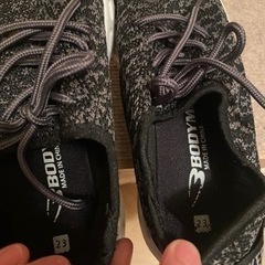 SNS人気✨BODY MAKER✨軽量スニーカー✨ランニングシューズ✨の画像