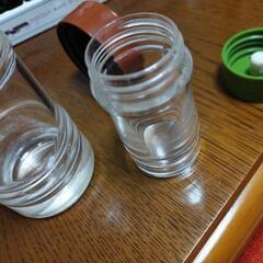 中清　醤油差し、胡椒差しセットだと100円。の画像