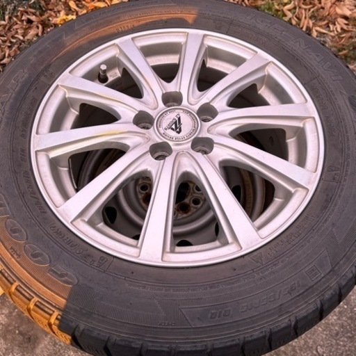 スタッドレスタイヤプリウス30