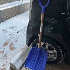 雪かきスコップ貸します