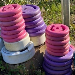 あげます！防草シートの重りにどうぞ。　大理石の一枚テーブル　ブロック　レンガ　庭造りの画像