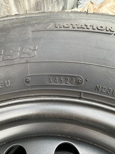 ランクル70 235/80 R16スタッドレス4本セットGRANDTREC SJ5