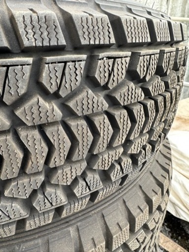 ランクル70 235/80 R16スタッドレス4本セットGRANDTREC SJ5