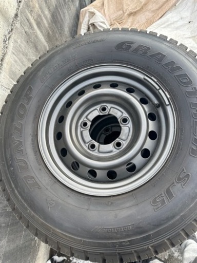 ランクル70 235/80 R16スタッドレス4本セットGRANDTREC SJ5