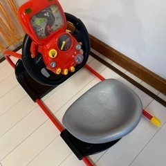 カーズ　レーシングドライバー　運転手