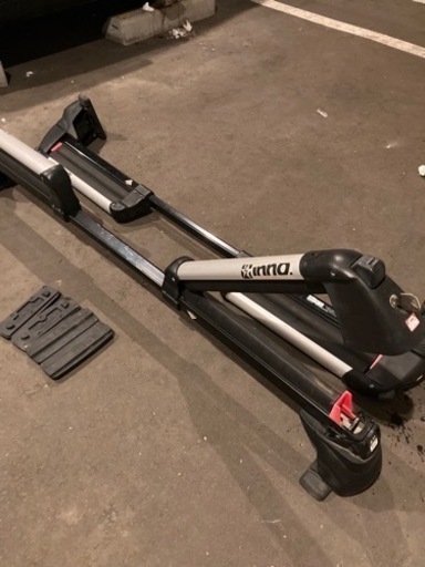 inno ルーフラック　ルーフキャリア　スノボードスキー