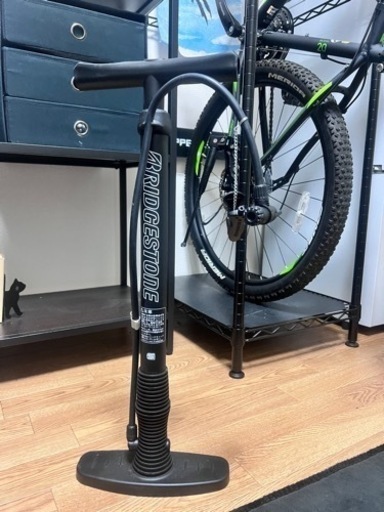MERIDA マウンテンバイク(専用空気入れ、バイシクルハンガー、チェーンロック込)