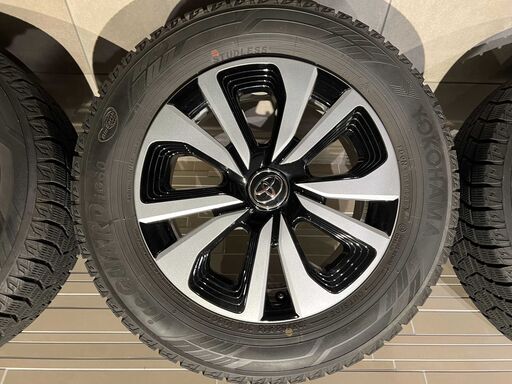 2017年式プリウスPHV スタッドレスタイヤ　純正ホイール