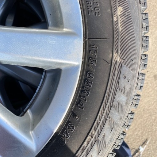 冬タイヤアルミホイール付き　175/65R14 Bridgestone