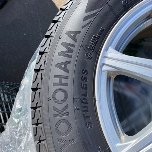 冬タイヤアルミホイール付き　215/70R16 YOKOHAMA