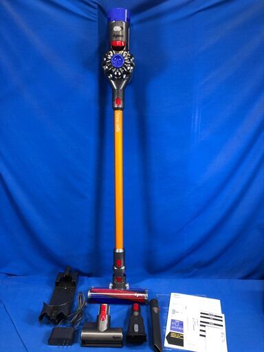 【動作保証あり】Dyson ダイソン 2017年 V8 fluffy SV10FF コードレスクリーナー ①【管理KRK750】