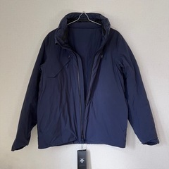 新品タグ付き　デサント　チタニウムサーモインシュレーテッドジャケットの画像