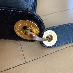 ユキコハナイ　黒革ショルダーバッグの画像