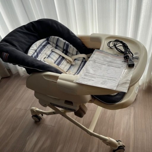 コンビ　ネムリラ AUTO SWING 電動ハイローチェア