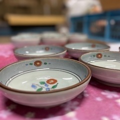 有田　西峰焼　季節のお花をあしらった可愛らしい小鉢　10個の画像