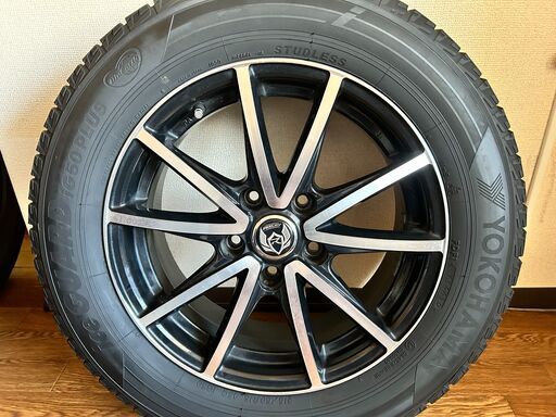 スタッドレスタイヤ：ice GUARD　ヨコハマ  iG 50 PLUS 　　タイヤサイズ: 215 / 60 / R16　美品！