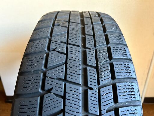 スタッドレスタイヤ：ice GUARD　ヨコハマ  iG 50 PLUS 　　タイヤサイズ: 215 / 60 / R16　美品！