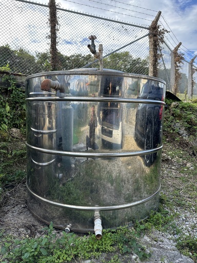 ステンレスタンク おそらく1,5ｔ用中古品