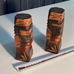 アイヌの木彫り人形×2の画像