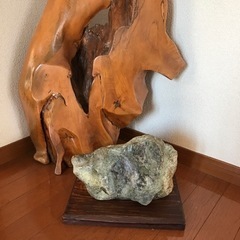 飾り石と飾り板