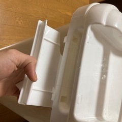 白ゴミ箱　無料でお譲りいたします。(1/25〜28)の画像