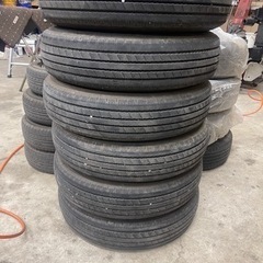 トラック用タイヤ6本セット　　195/85-16