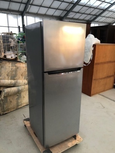 2020年製 ハイセンス 冷蔵庫 227L  HR-B2302