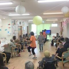 初心者でも安心！　小規模デイサービス介護職　募集！