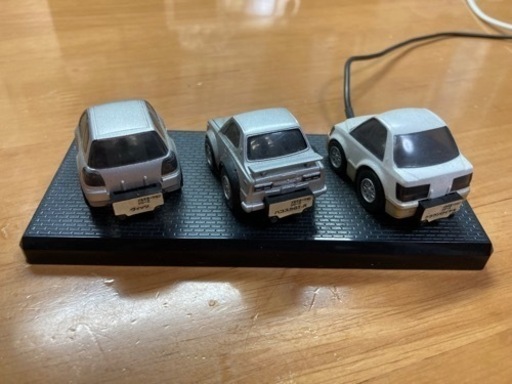 ドライブを楽しむミニカー