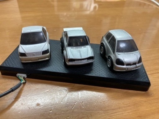 ドライブを楽しむミニカー