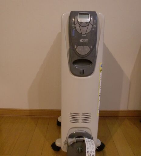 【値下げしました】デロンギ オイルヒーター R670812CF